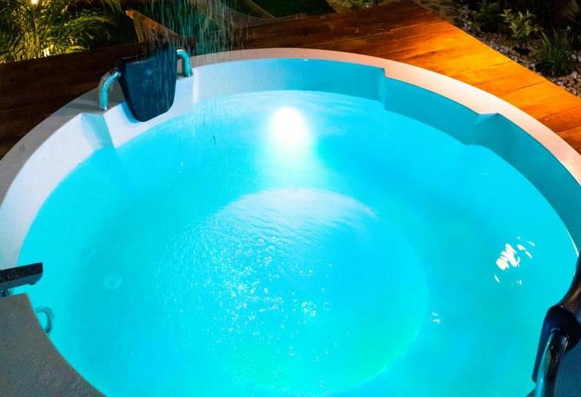 Бунгало Deluxe, Village Susegat Beach Resort