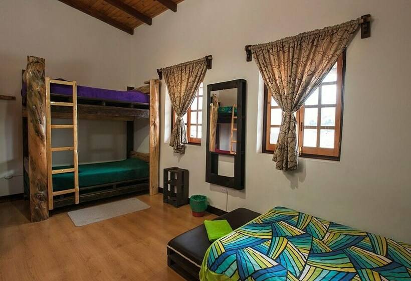 تختخواب در اتاق مشترک, Casa Hospedaje La Bohemia