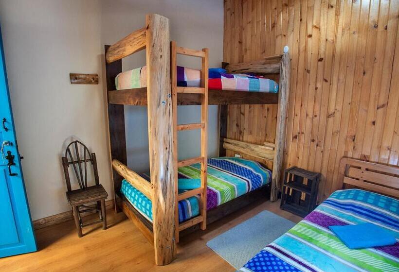 تختخواب در اتاق مشترک, Casa Hospedaje La Bohemia