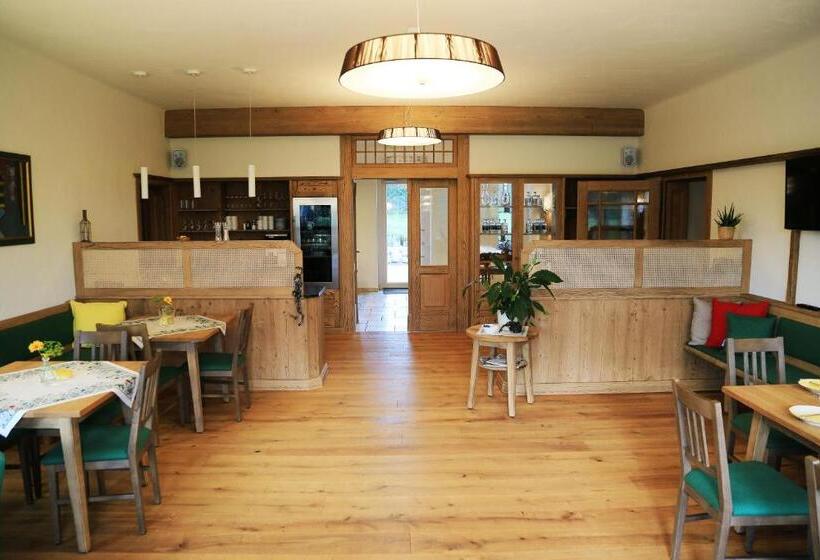 Номер Стандарт с Балконом, Weingut Und Gästezimmer Perner