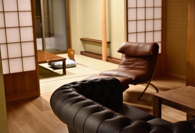 Номер Deluxe, Kannawaen