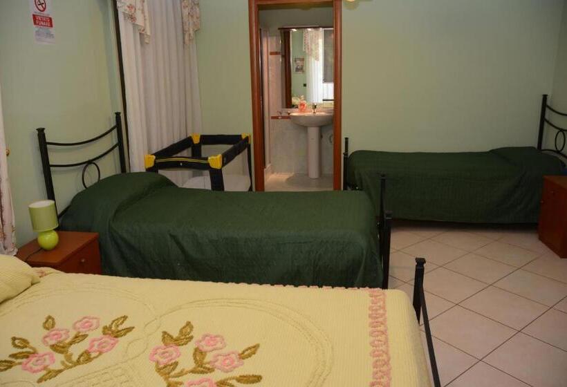 Семейный Номер Вид на Сад, B&b Villa San Leonardo