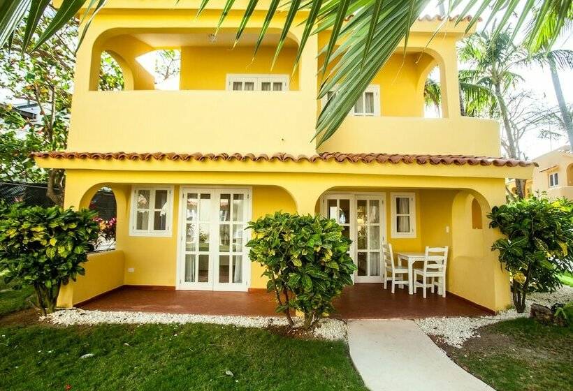 سوئیت جونیور با چشم‌انداز, Los Corales Beach Village