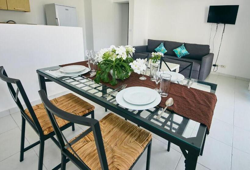 آپارتمان 1 خوابه با چشم‌انداز استخر, Los Corales Beach Village