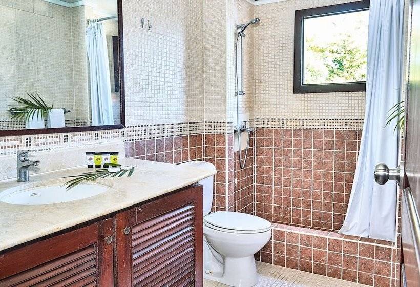 2-Bedroom Classic Apartment, Los Corales Beach Village