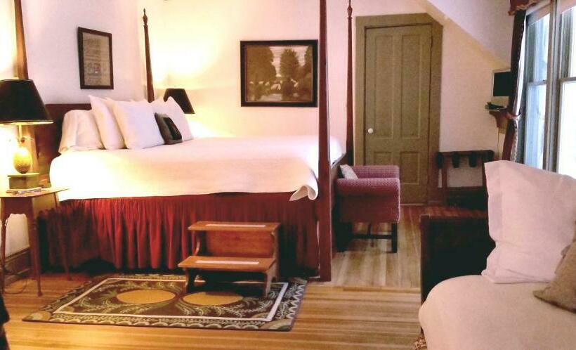 חדר סטנדרט עם מיטת קינג, Timbercliffe Cottage Inn