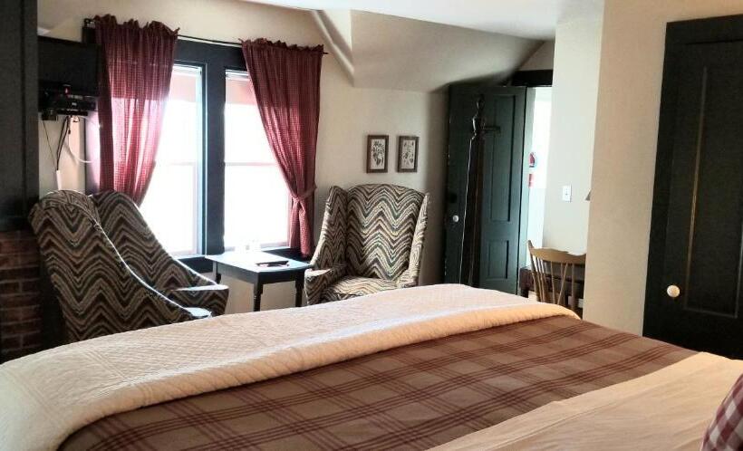 חדר סופריור עם מיטת קינג, Timbercliffe Cottage Inn