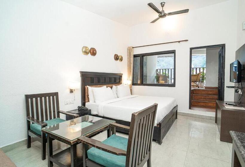 سوئیت با چشم‌انداز رودخانه, Ishan   A Ganges Riverside Retreat By Salvus