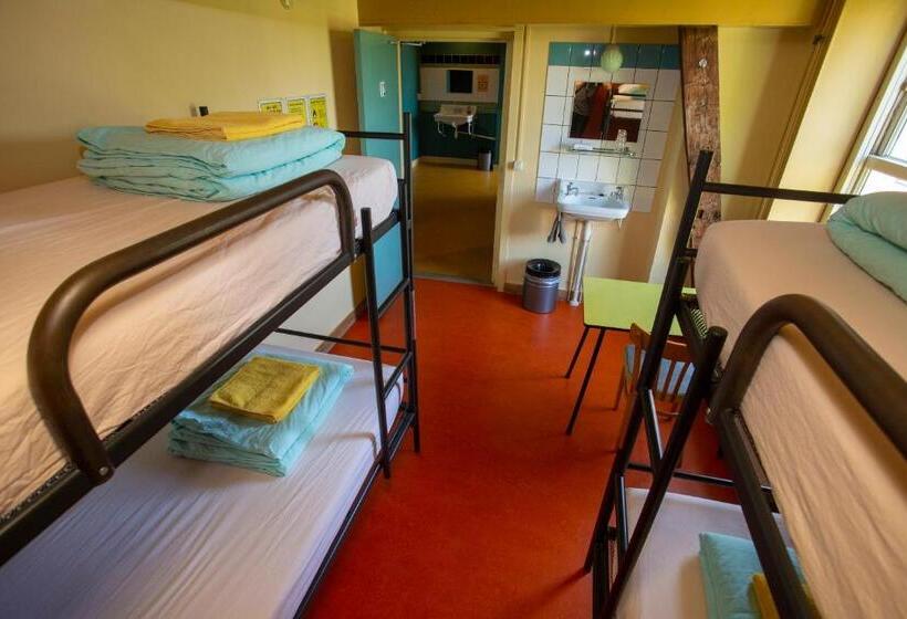Семейный Номер Вид на Сад, Strowis Hostel