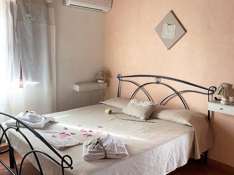 اتاق استاندارد سه تخته با چشم‌انداز باغ, B&b Su Donnigheddu