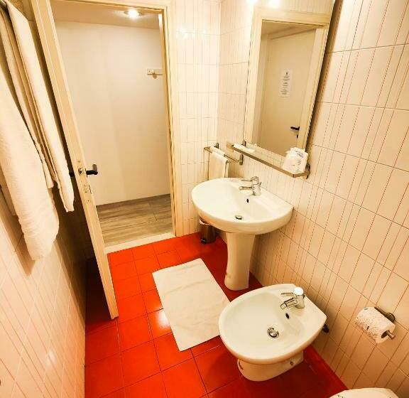 스탠다드 룸, Albergo B&b Tenesi