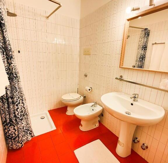4인용 스탠다드 룸, Albergo B&b Tenesi