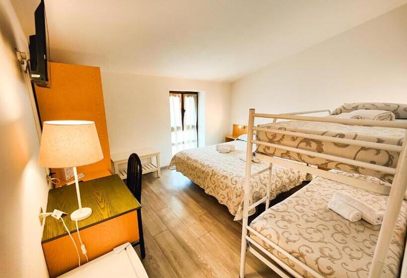 4인용 스탠다드 룸, Albergo B&b Tenesi