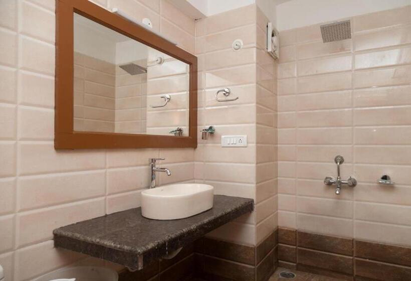 سوییت خانوادگی, Sparsh Resort
