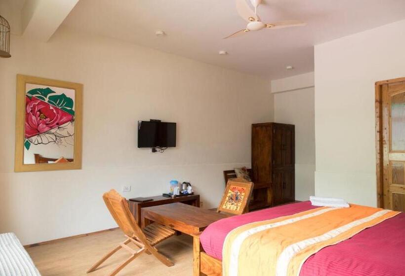 اتاق سوپریور با تخت بزرگ, Sparsh Resort