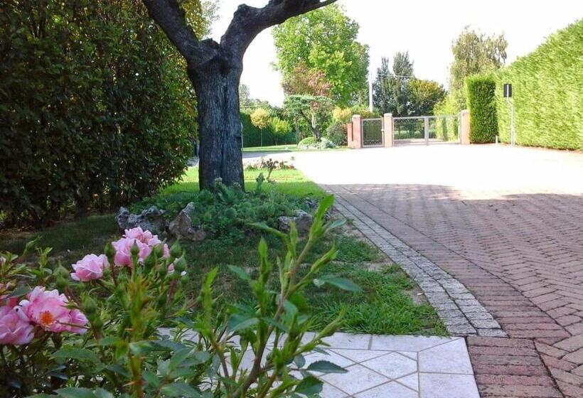 Номер Deluxe, La Casa Di Linda