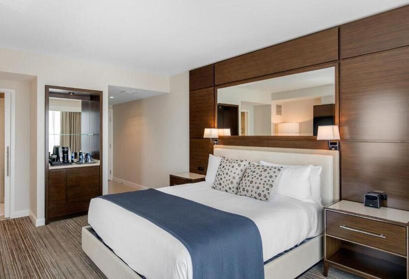 带大床的行政房间, Omni Frisco At The Star