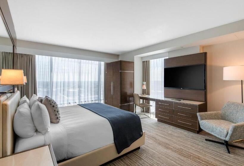 带大床的行政房间, Omni Frisco At The Star