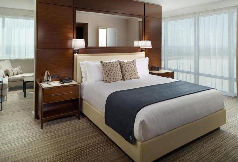带大床的套房, Omni Frisco At The Star