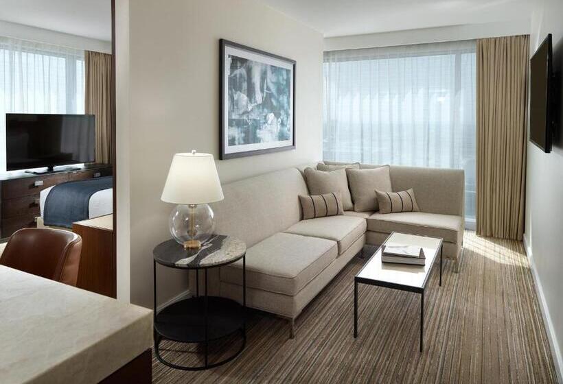 带2个卧室的套房, Omni Frisco At The Star