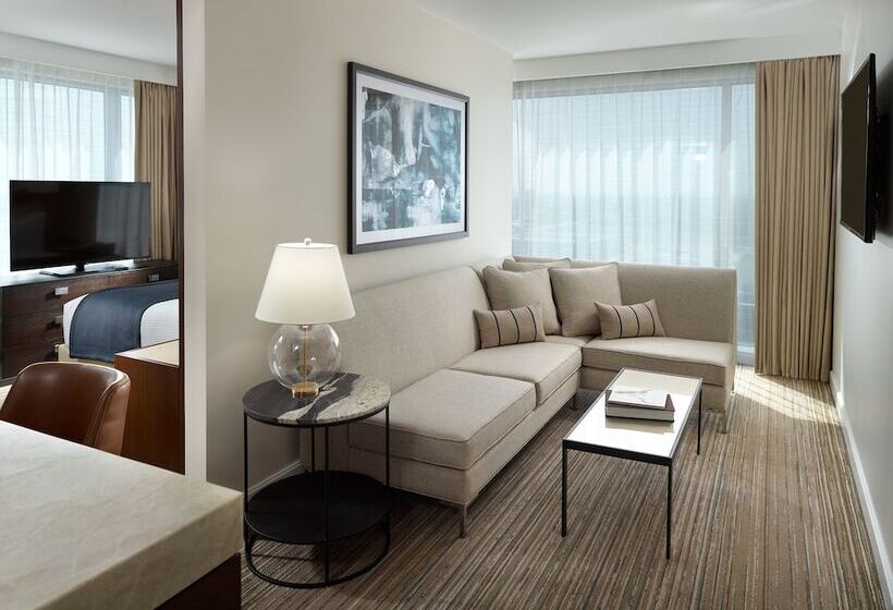 带2个卧室的套房, Omni Frisco At The Star