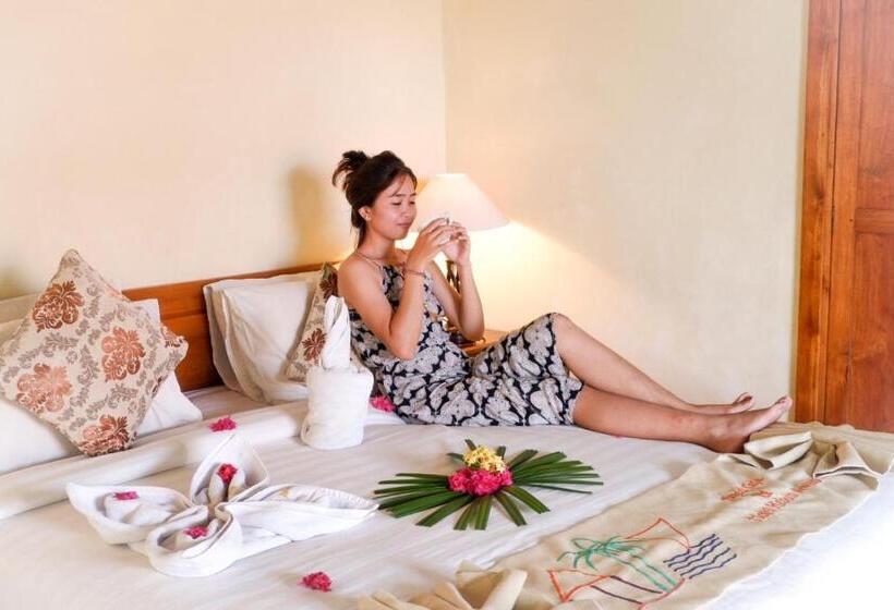스탠다드 트리플 룸, Amed Cafe & Hotel Kebun Wayan