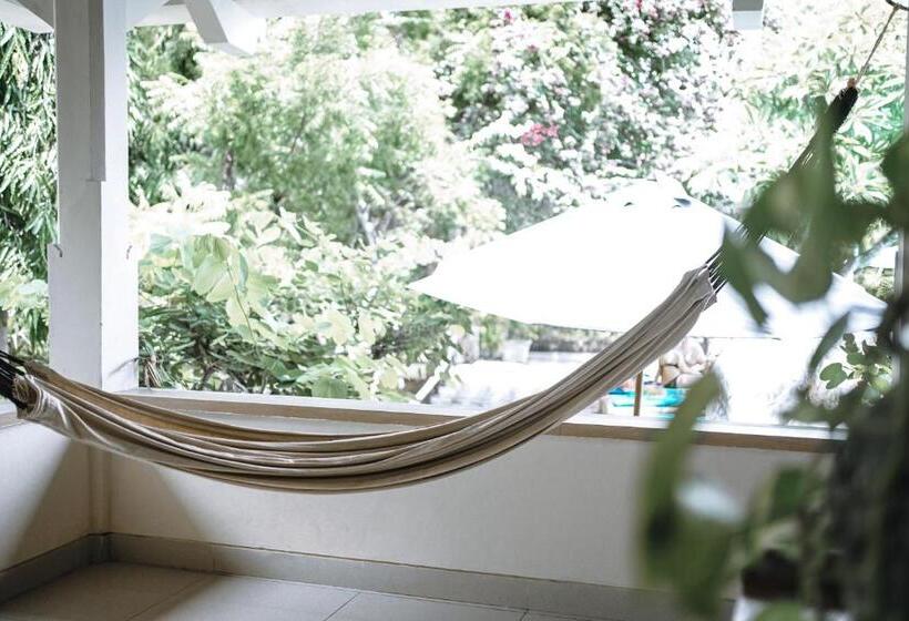 풀장 전망 디럭스 룸, Amed Cafe & Hotel Kebun Wayan