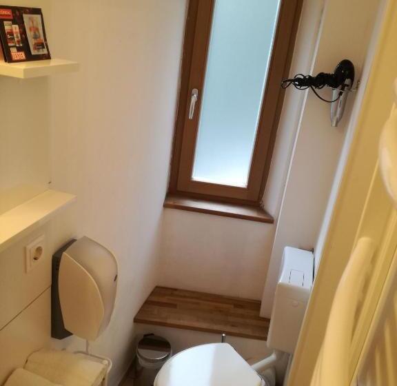 Quarto Basic, Castle