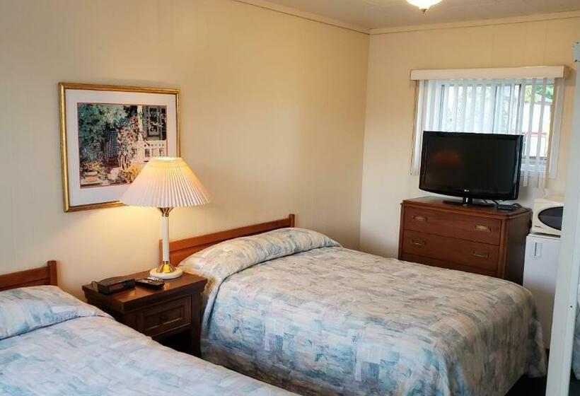 带2个双人床的标准工作室, Wasaga Beach Inn And Cottages
