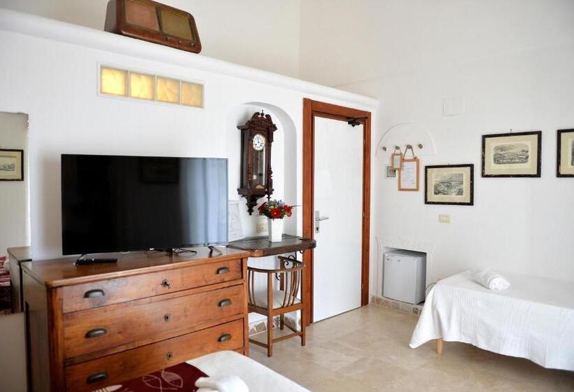 Номер Стандарт Трехместный, Piccolo Hotel Luisa