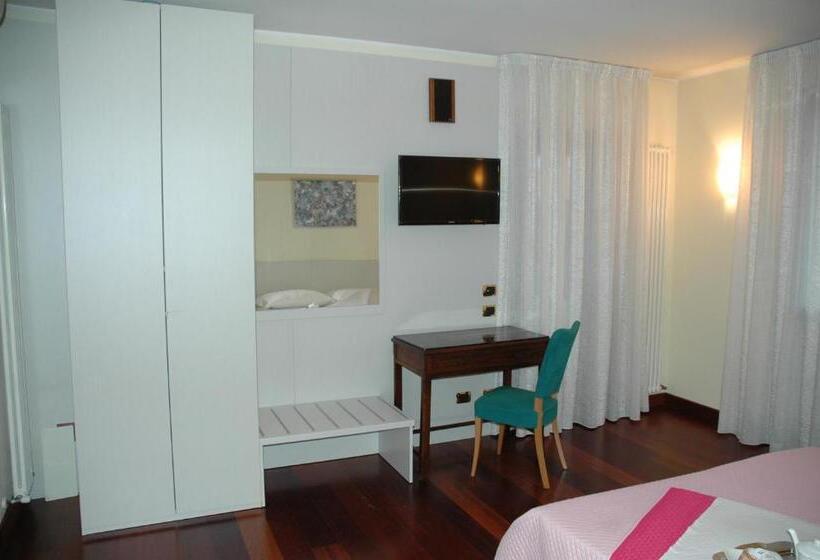 Номер Deluxe с Гидромассажем, B&b Nelly