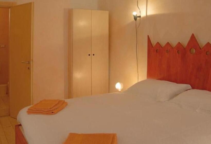 Номер Стандарт Трехместный, La Tata B&b