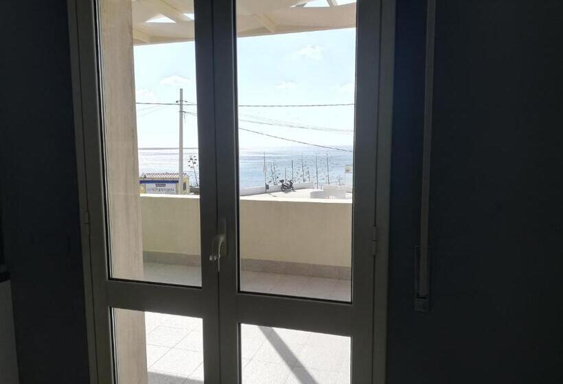 Apartamento 1 Dormitório Vista Mar, La Scogliera