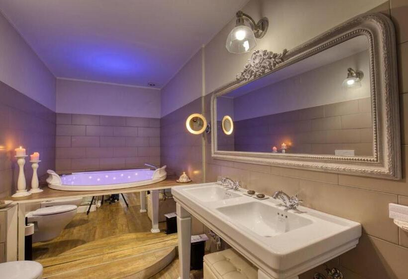 سوئیت با وان آب گرم, Corte Rossetti Le Dimore Luxury B&b