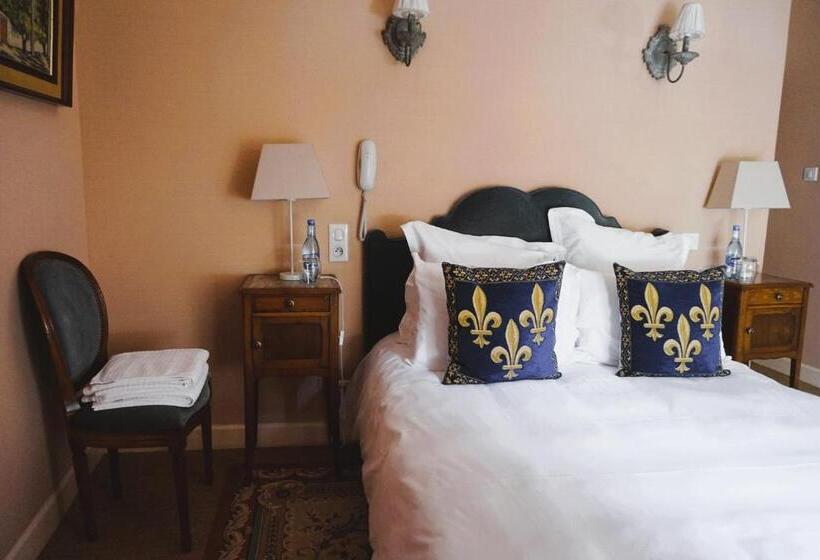 Номер Стандарт, Hôtel Restaurant Le Manoir De Montesquiou