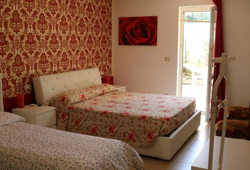 Трехместный Номер Стандарт Вид на Сад, Le Tre Rose Bed & Breakfast