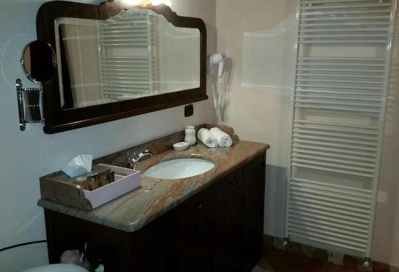 Полулюкс, Villa Laura Rooms & Pool