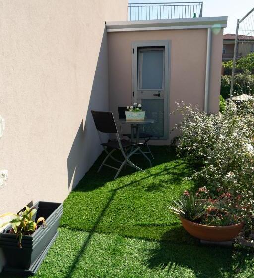 Семейное Студио, Bed & Breakfast Mafi