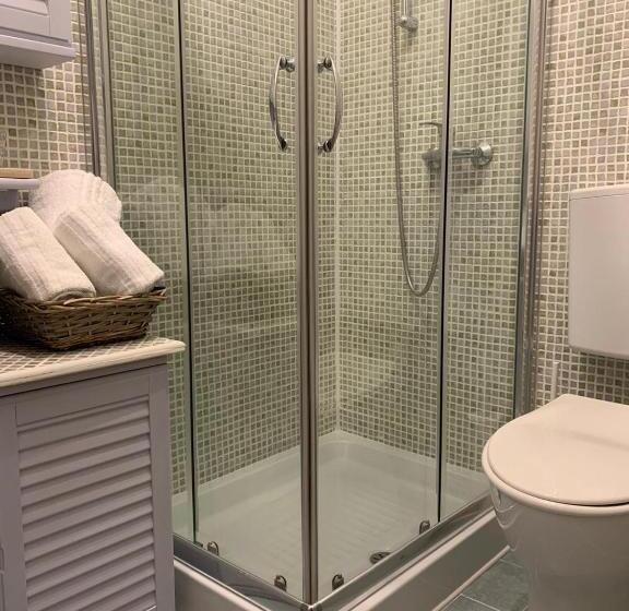 Стандартный внешний трехместный номер с ванной комнатой, Bed & Breakfast Mafi