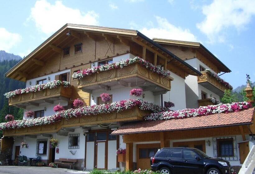 Номер Стандарт Вид на Горы, Chalet Brigitte B&b