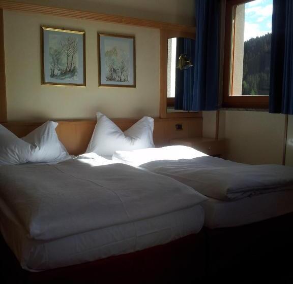 Номер Стандарт с Балконом, Chalet Brigitte B&b