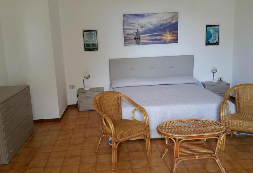 Номер Стандарт Трехместный, Villa Stasi B&b