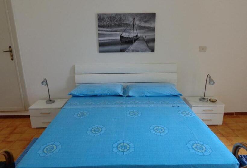 Номер Deluxe Вид на Море с Балконом, Villa Stasi B&b