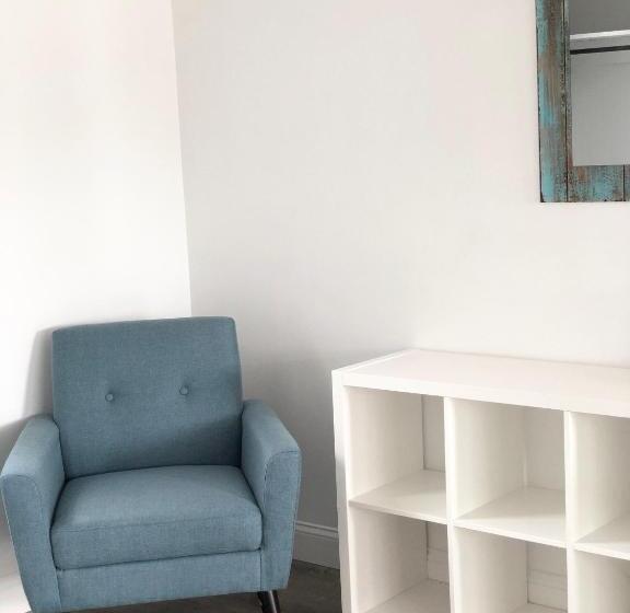 스탠다드 룸 킹사이즈 침대, Kingfisher Oceanside