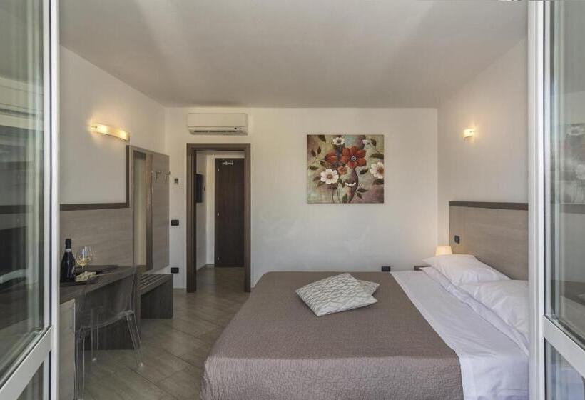 Chambre Standard avec Balcon, Lido Inn