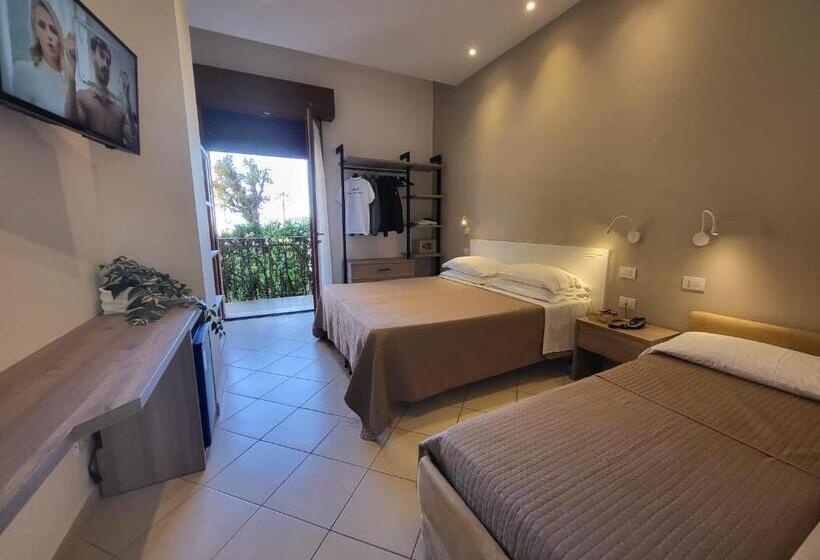اتاق استاندارد سه نفره, Villa Fulgida
