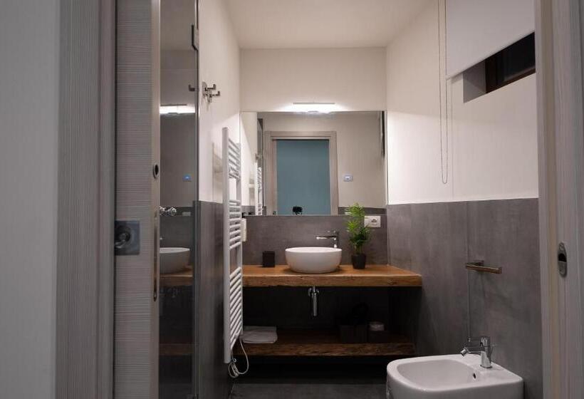 标准工作室带泳池景, La Cipressina B&b