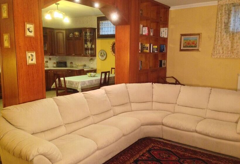استودیوی استاندارد, B&b Sedici Pini