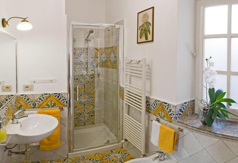اتاق استاندارد, Il Glicine Sul Golfo