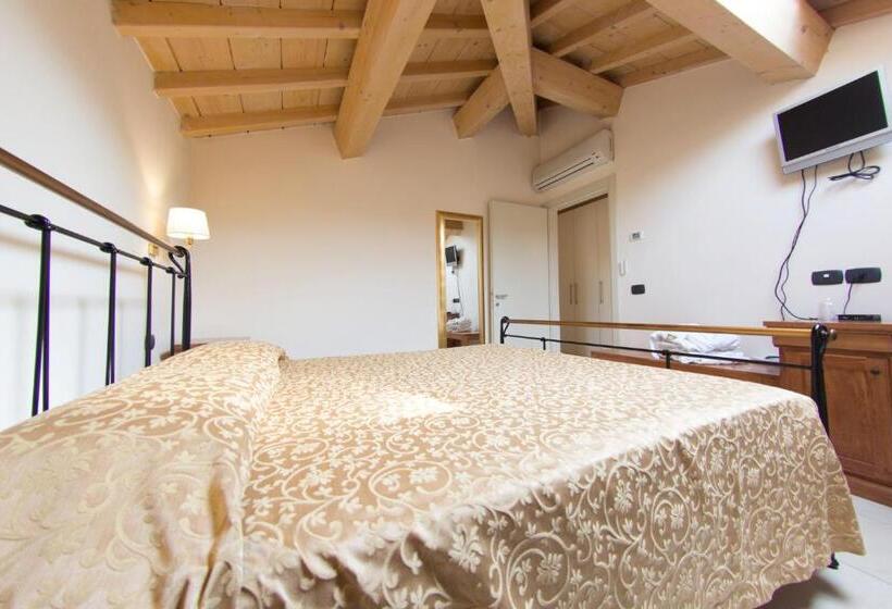 Апартаменты 1 Спальня, Ristorante Brusco